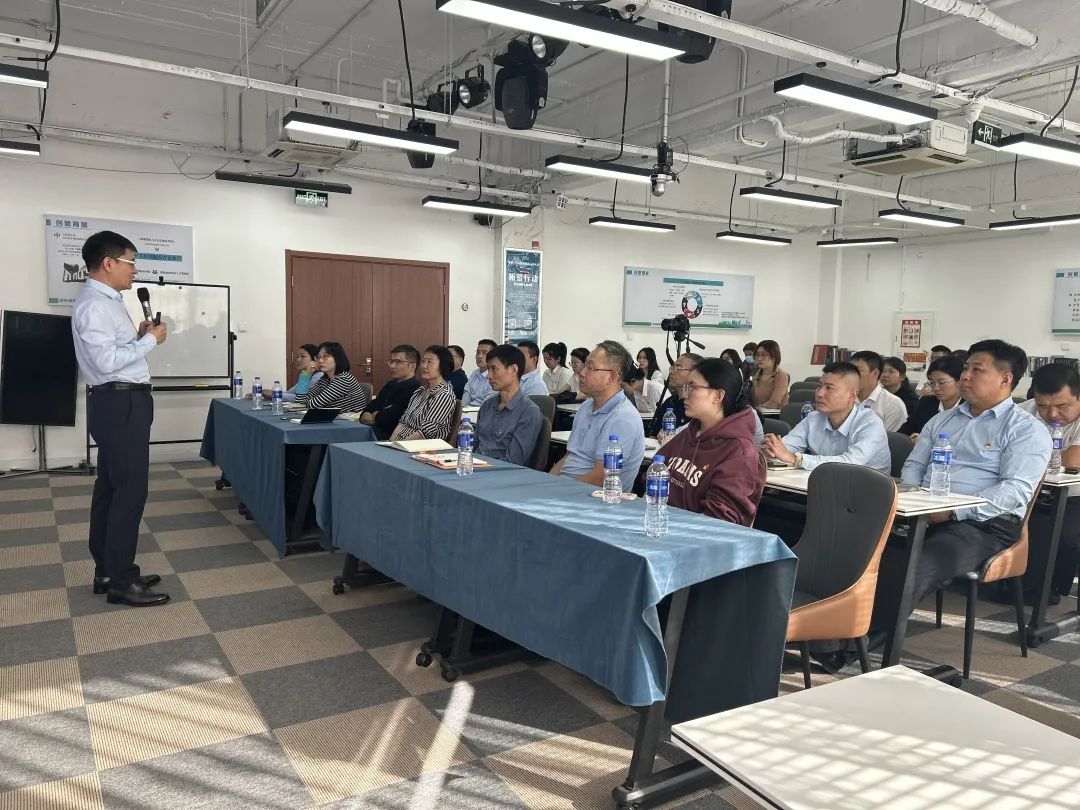 社科賽斯黨支部書記李發(fā)進 應邀為海淀街道“兩新”組織書記講黨課