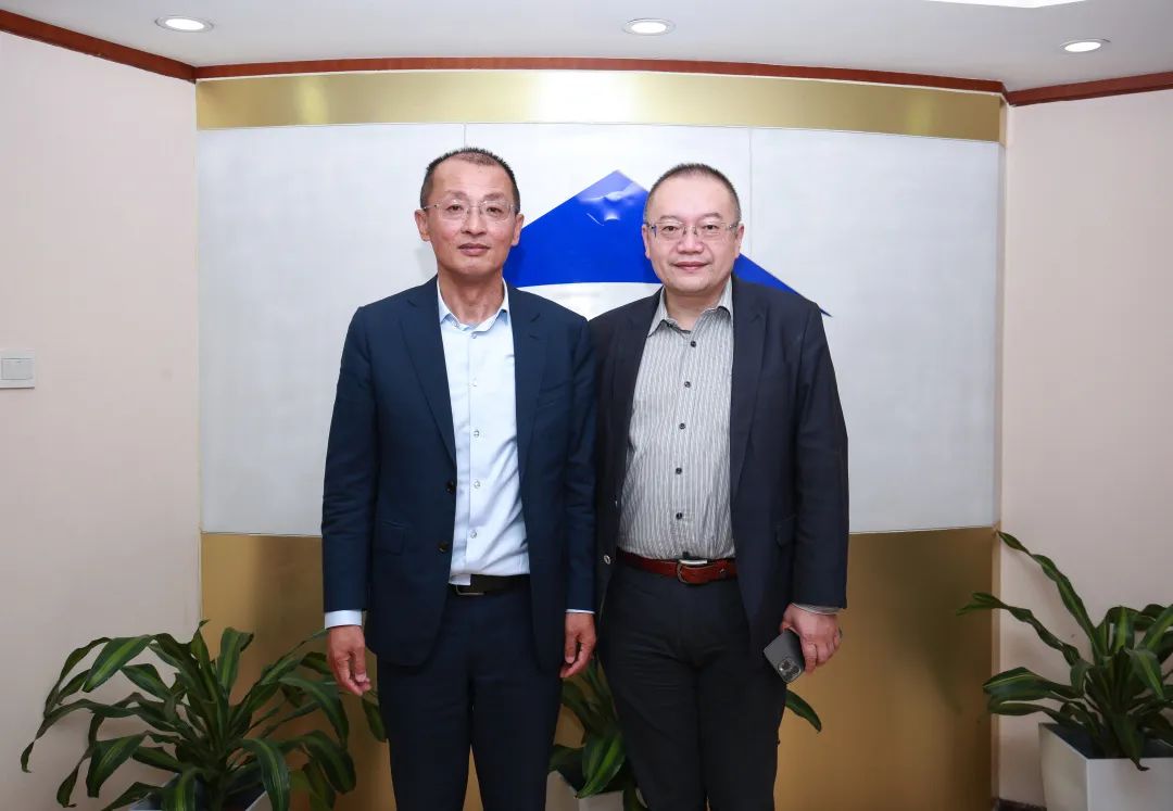 熱烈歡迎法國布雷斯特商學(xué)院校長沈岱博士、Clovitis中國辦公室負責(zé)人劉彥麟一行來訪社科賽斯！