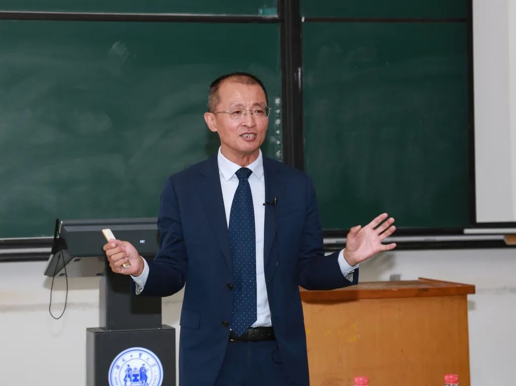 社科賽斯考研董事長甄誠先生應(yīng)邀為河北工業(yè)大學(xué)MBA帶來專題講座！