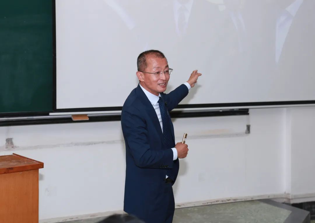 社科賽斯考研董事長甄誠先生應(yīng)邀為河北工業(yè)大學(xué)MBA帶來專題講座！